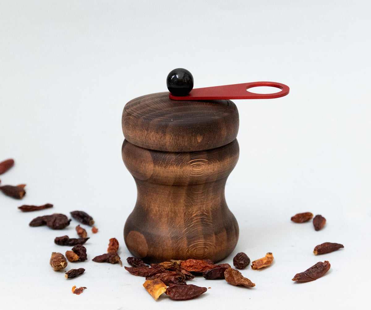 HOT chili grinder beech vintage