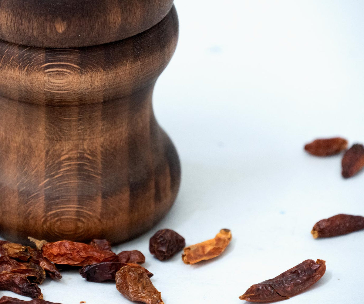 HOT chili grinder beech vintage