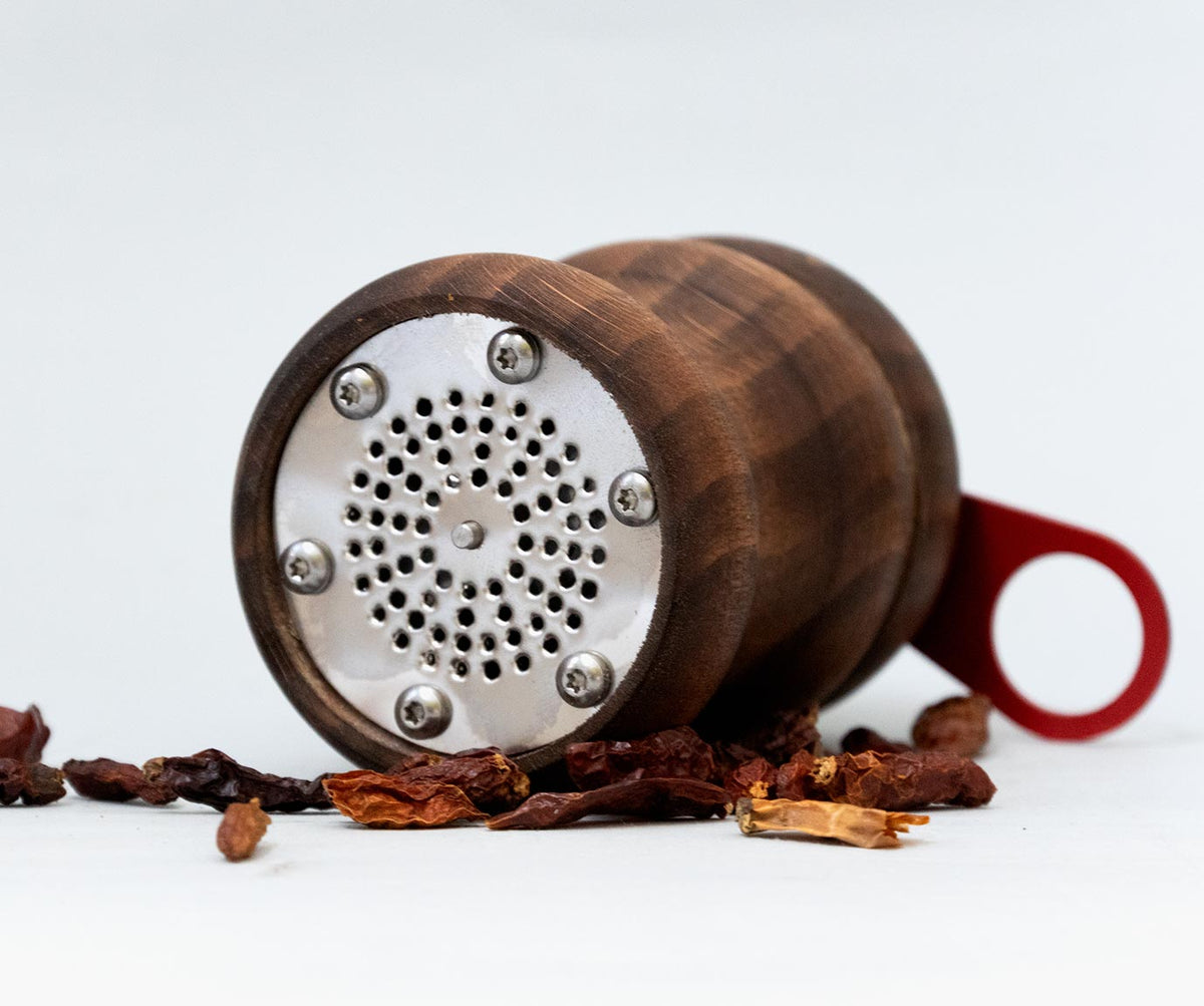 HOT chili grinder beech vintage