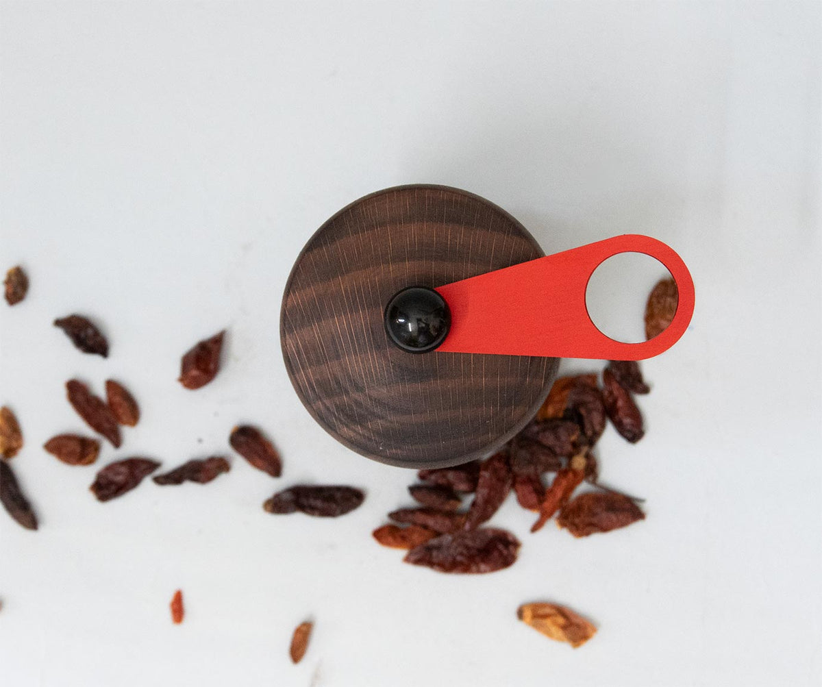 HOT chili grinder beech vintage